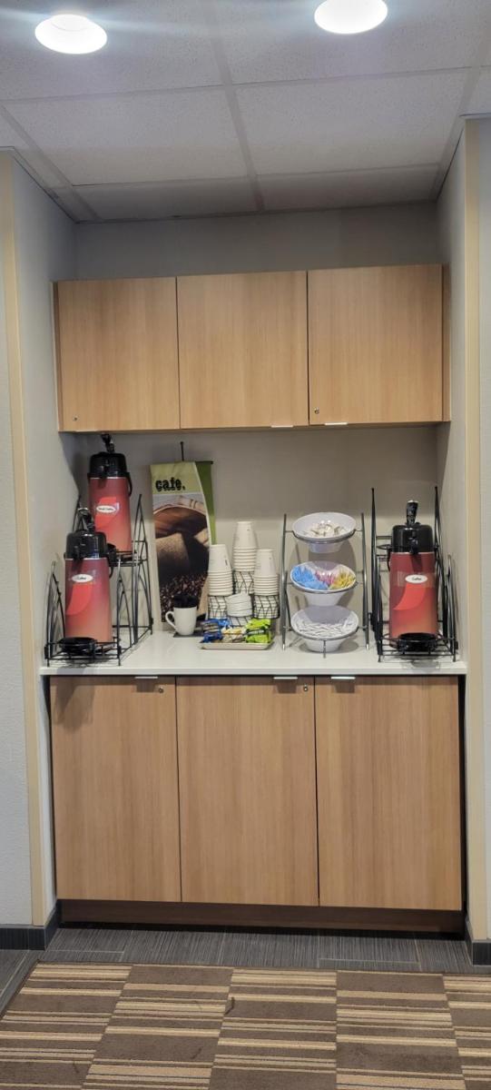 Microtel Inn & Suites by Wyndham Fountain North - Housity