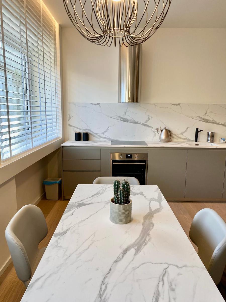 Torino 64 - Duomo City Center Luxury Apartment Perfect x2! - Housity
