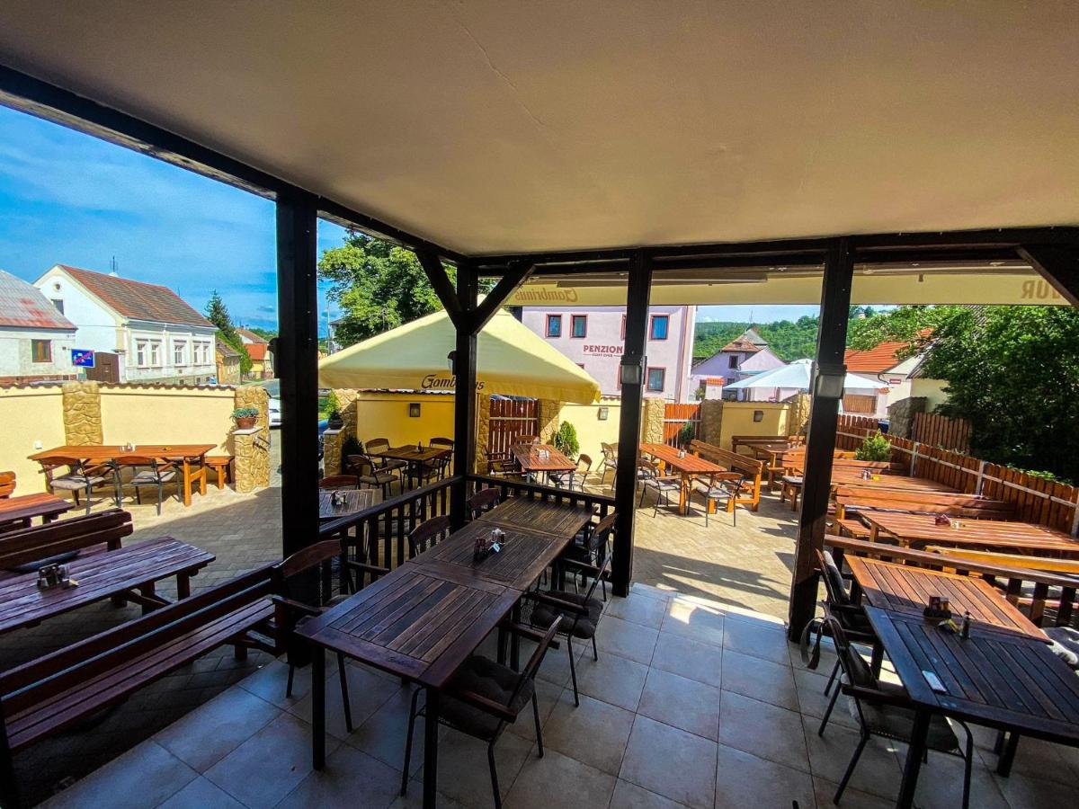 Penzion Český Dvůr - Housity