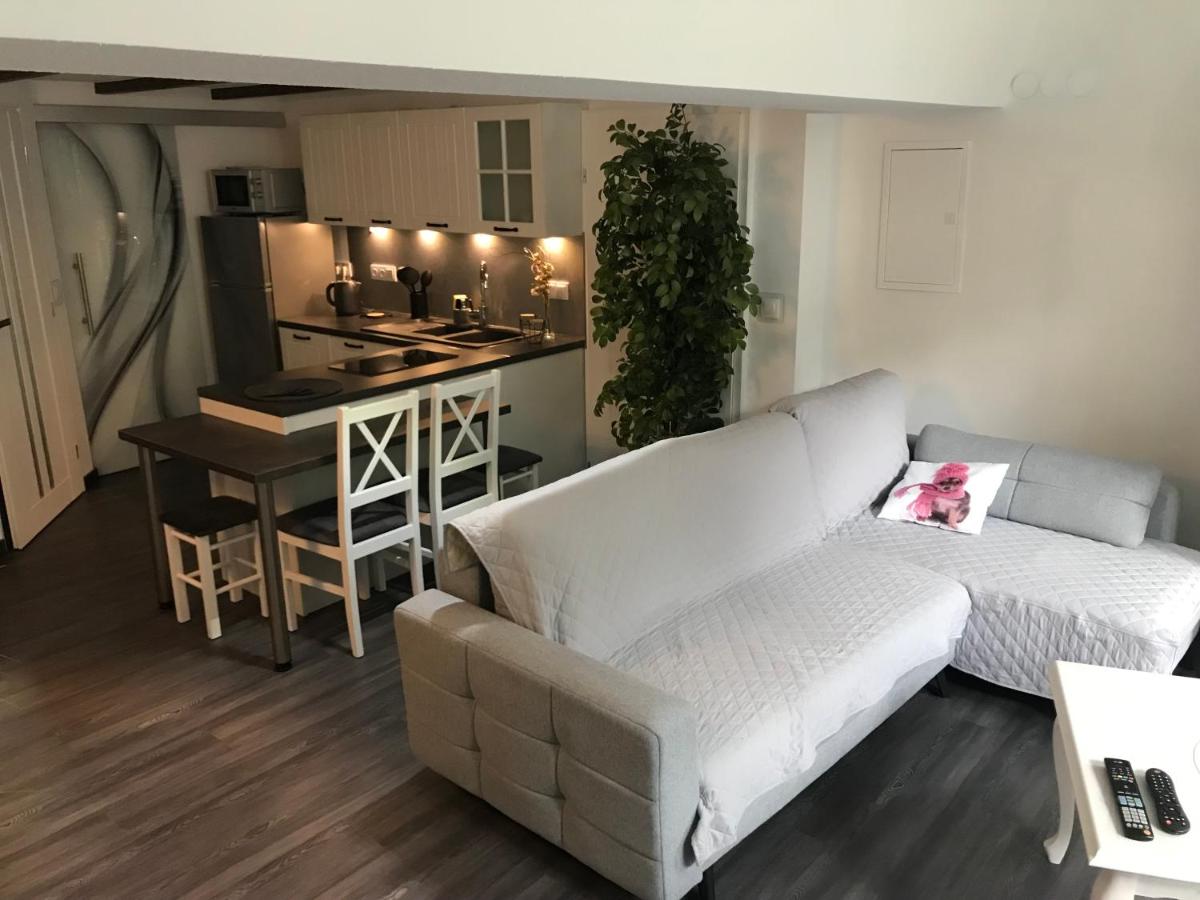 Skalny ogród - Housity