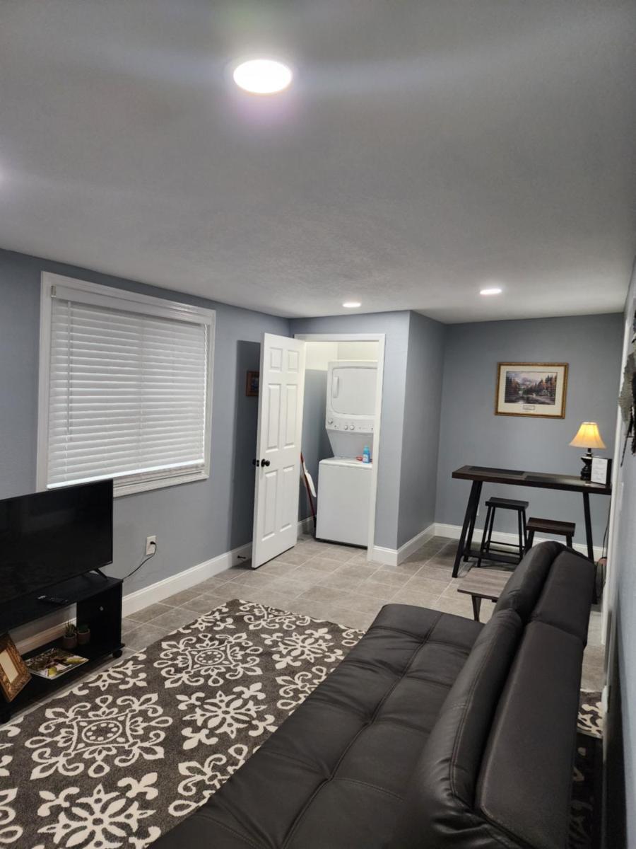 Lovely One Bedroom home/ guest house - Housity