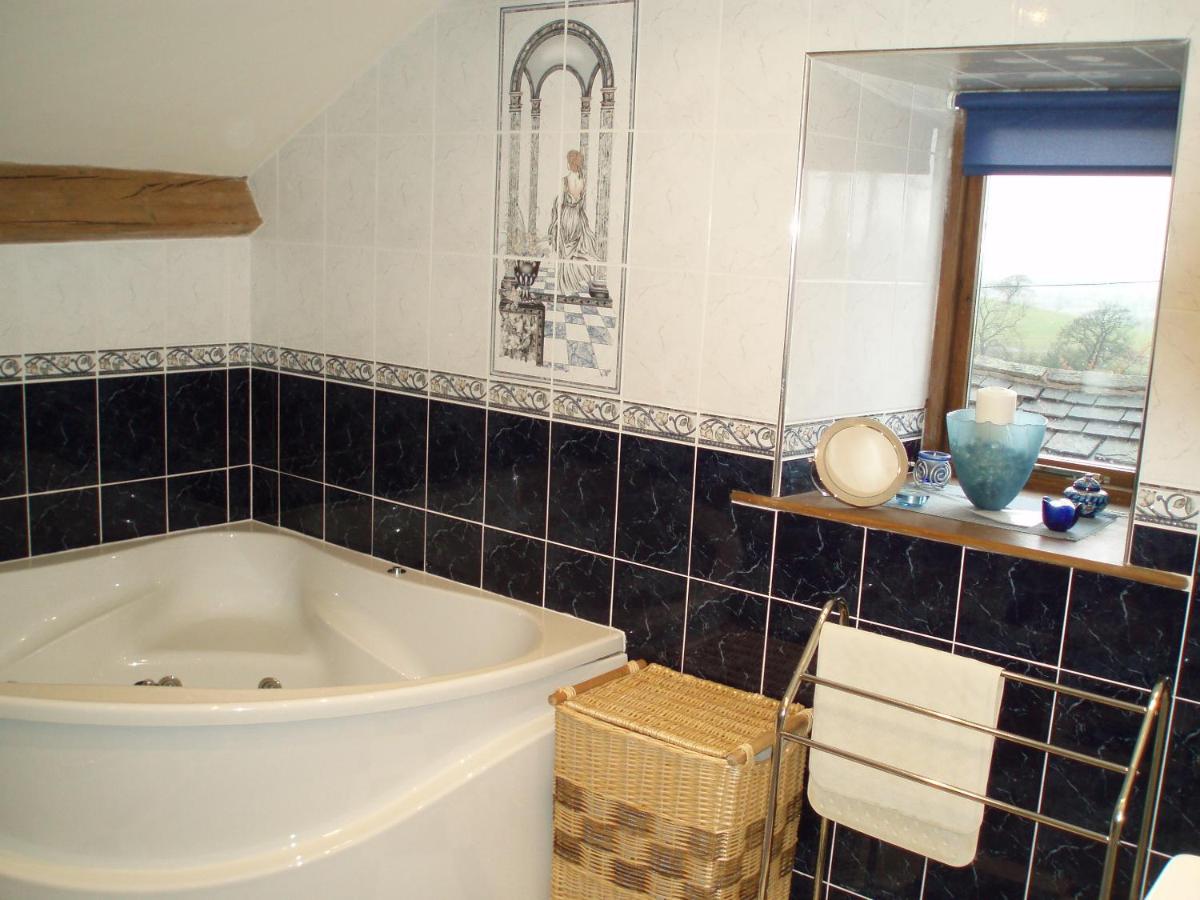 Foxhill Barn - Housity