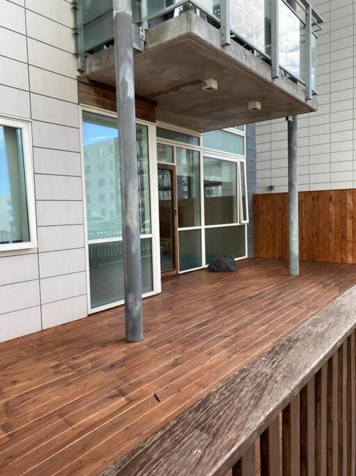 Lovely 1-bedroom Condo with free parking - Housity