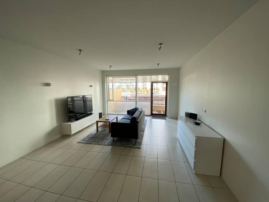 Lovely 1-bedroom Condo with free parking - Housity