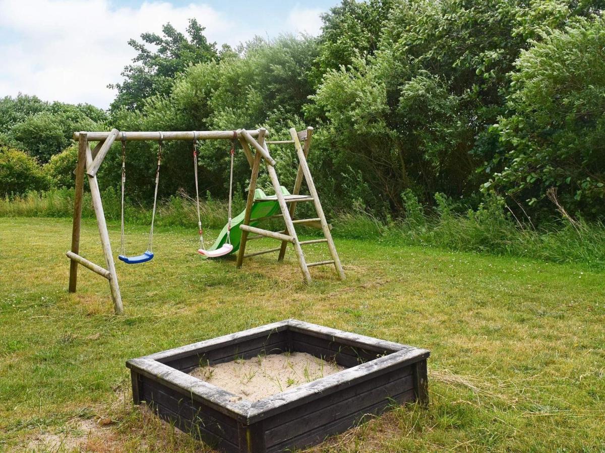 18 person holiday home in Ulfborg - Housity