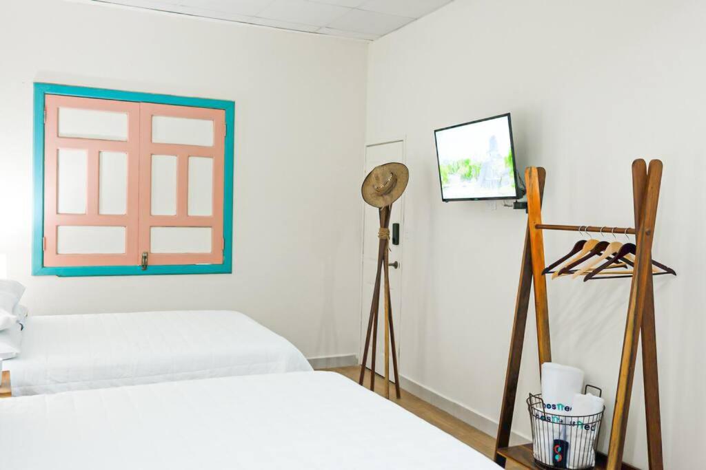 Suitetrails - Recently Renovated Apartment The Heart Of Flores