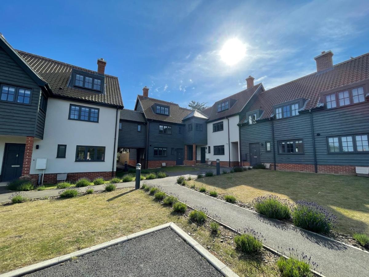 Corner Cottage, Thorpeness - Housity