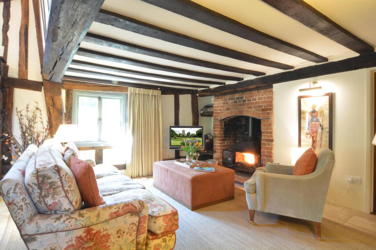 Rectory Farm Cottage, Rougham - Housity