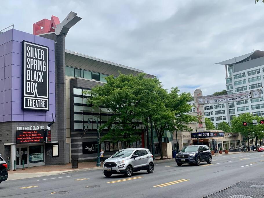 Downtown Silver Spring 2-bedroom 2-bath Unit - Housity