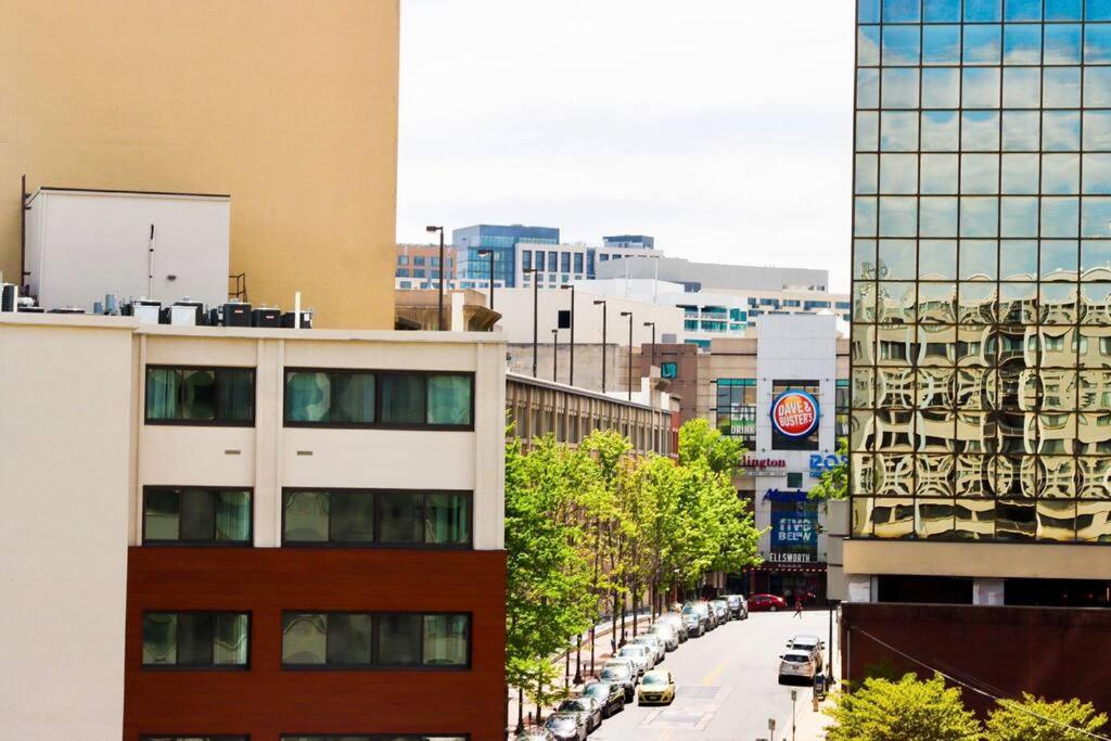 Downtown Silver Spring 2-bedroom 2-bath Unit - Housity