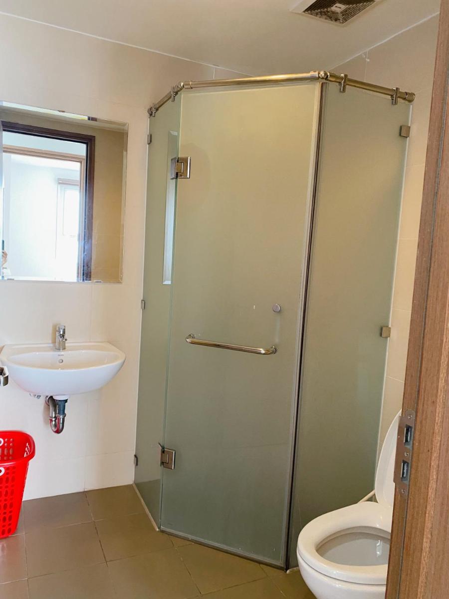 Three bedrooms Serviced Apartment (1206SHP) - 12 Lach Tray street - Housity