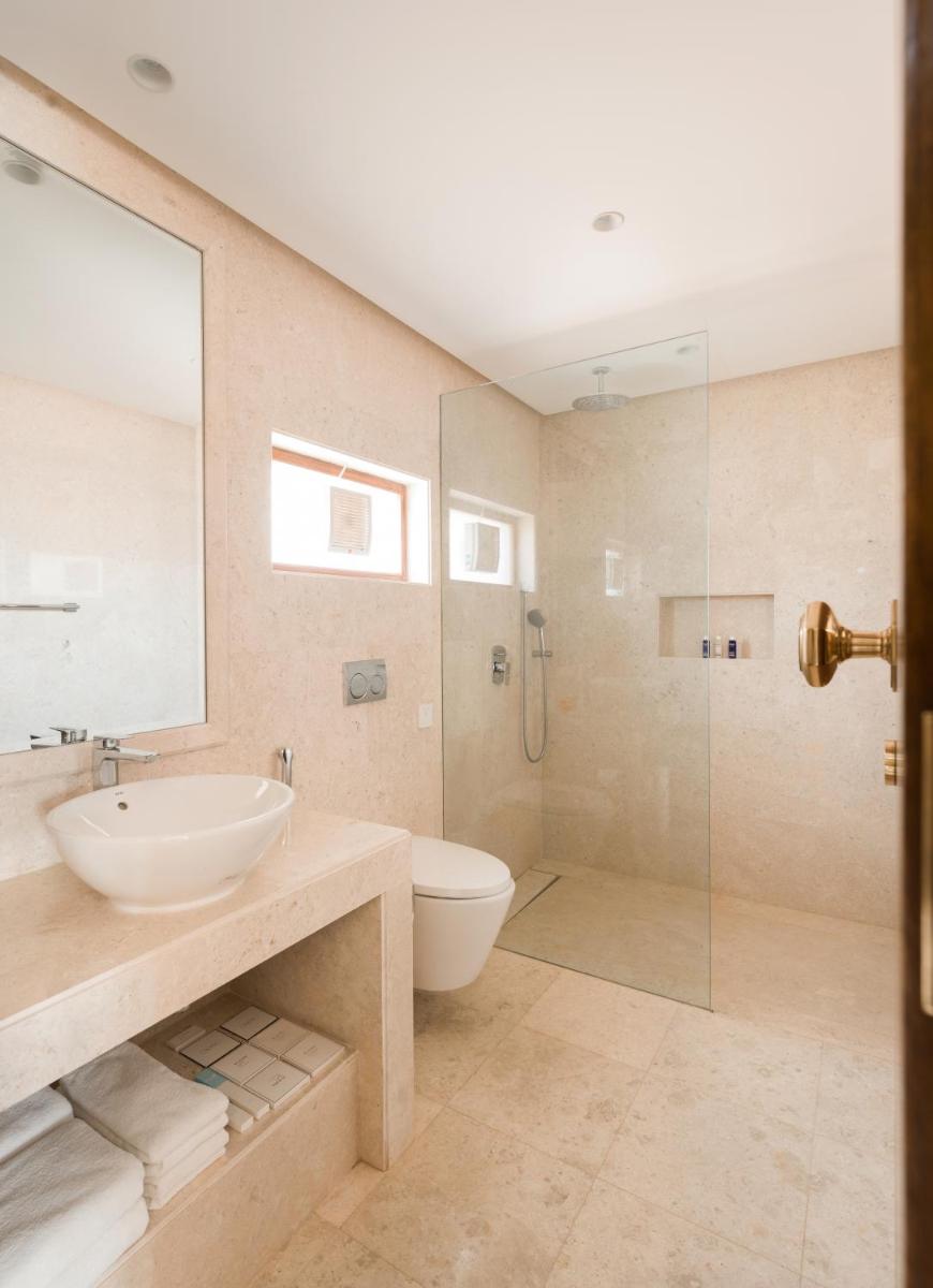 Desert Nights Resort - Housity