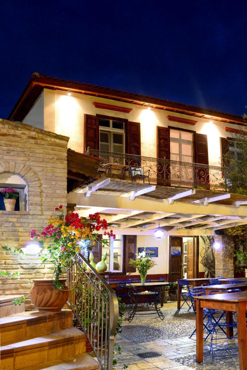 Ganimede Hotel, Galaxidi - Housity