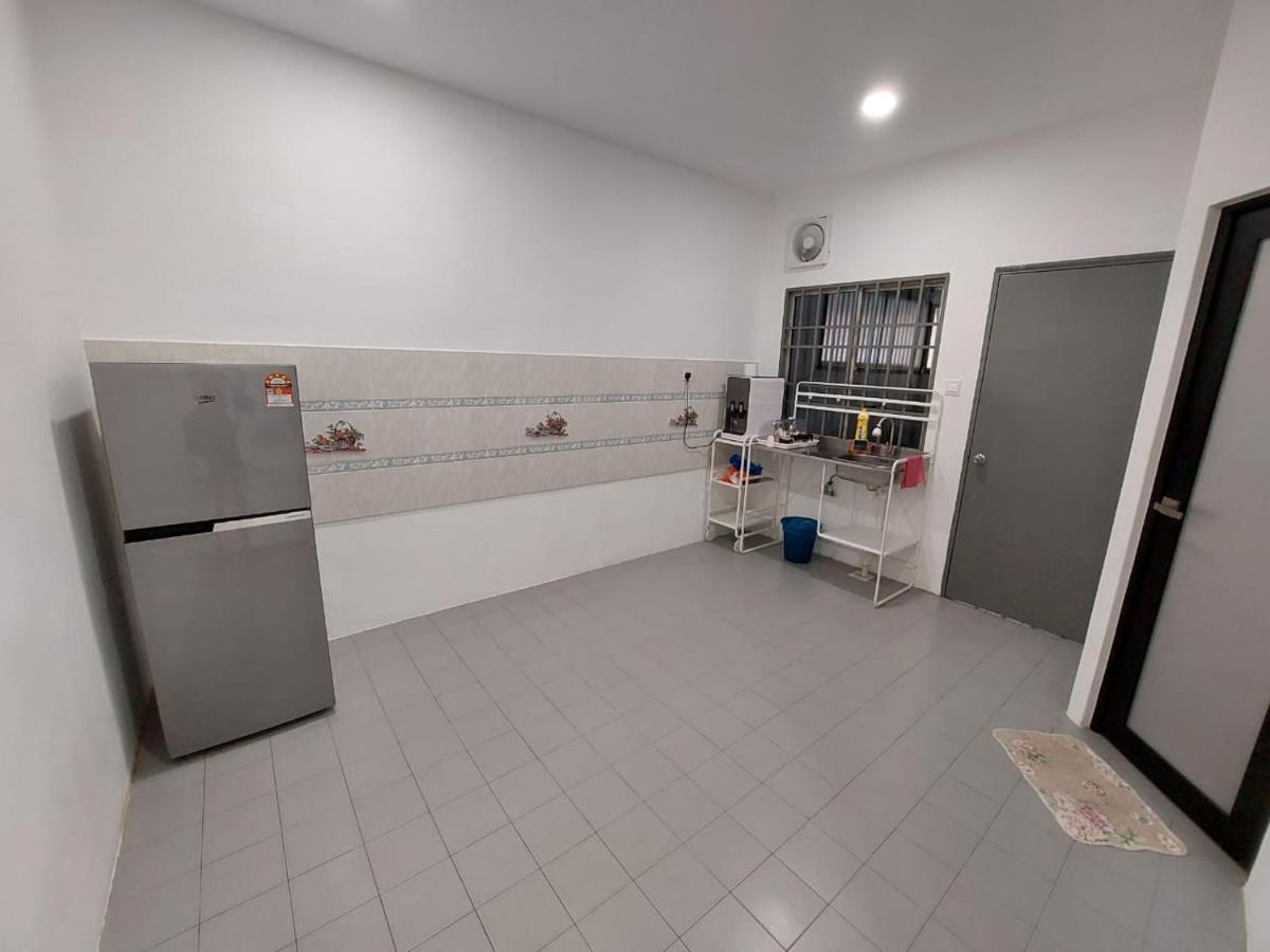 Flora Homestay in Taman Flora - Hizvo