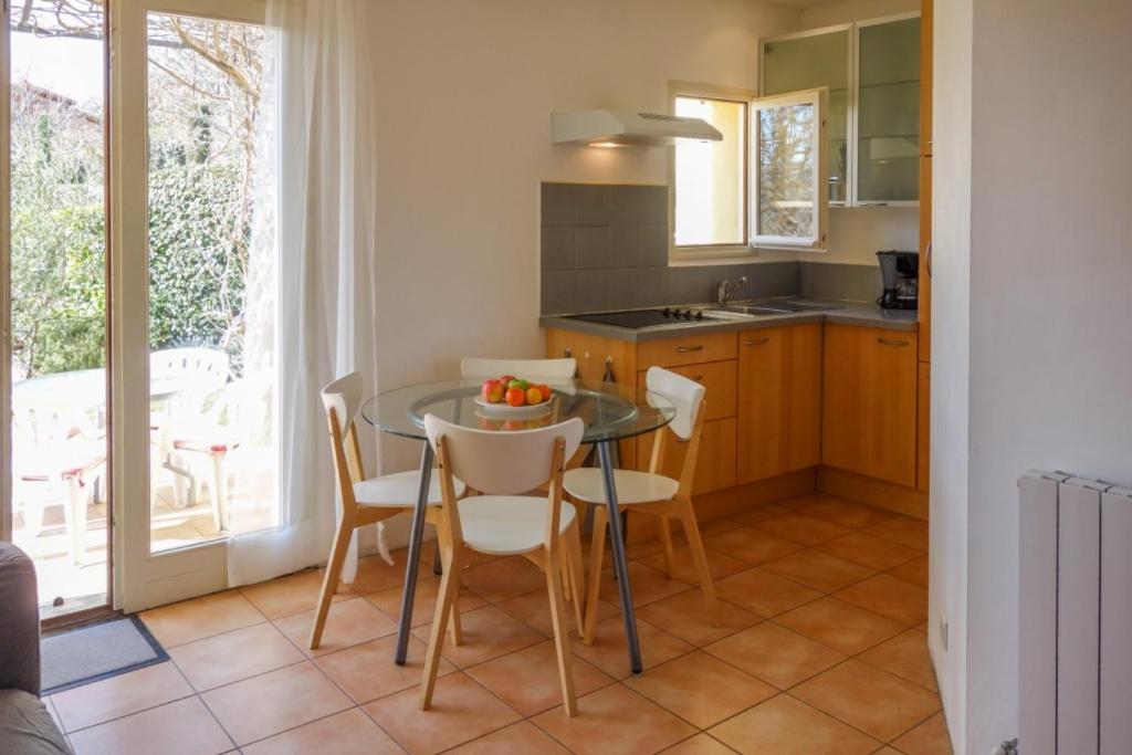 La Françonne Rosé - Gîte de charme en Provence - Housity