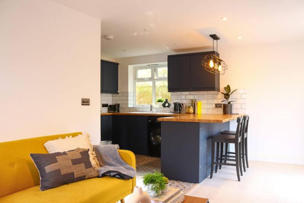 Lovely 1 BR Headington apartment with FREE parking - Housity