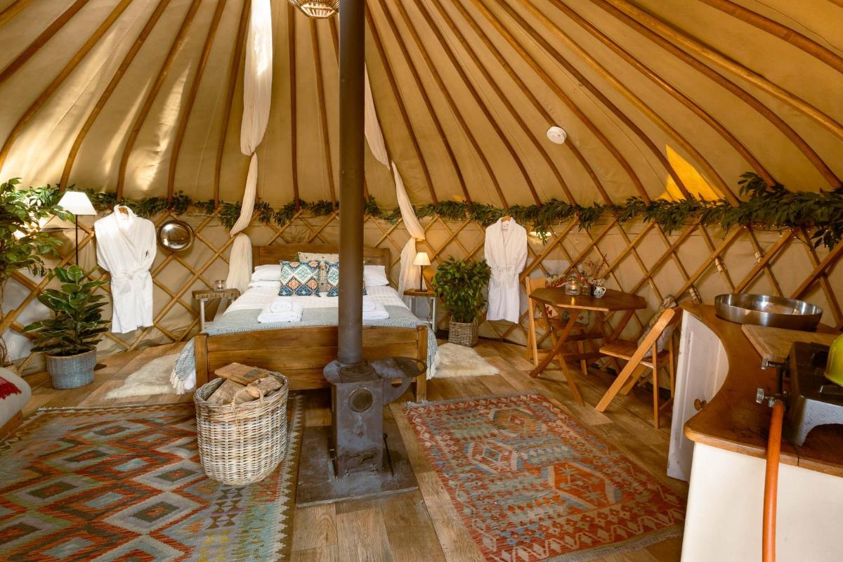 Yurtshire Fountains - Wensley Yurt - Housity