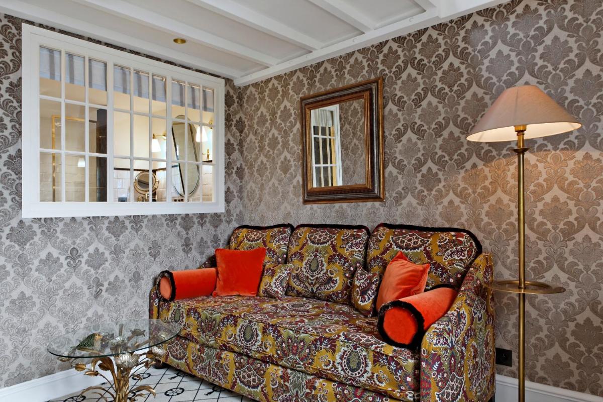 Coin salon dans l'établissement Relais Christine