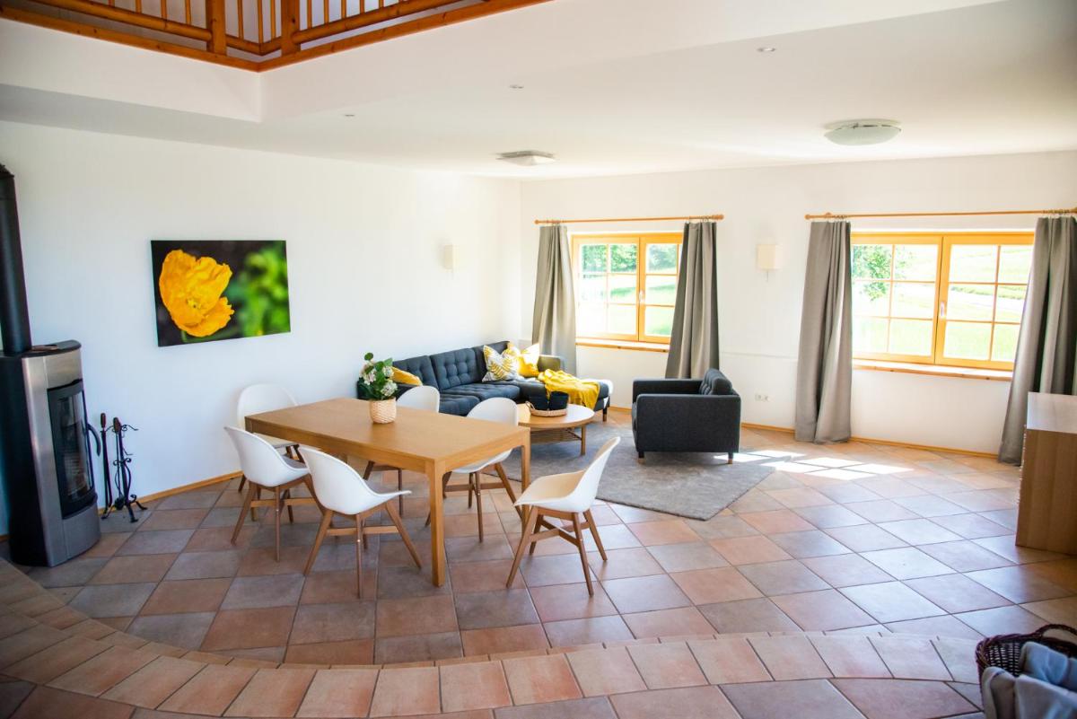 Seehof direkt am See - Housity