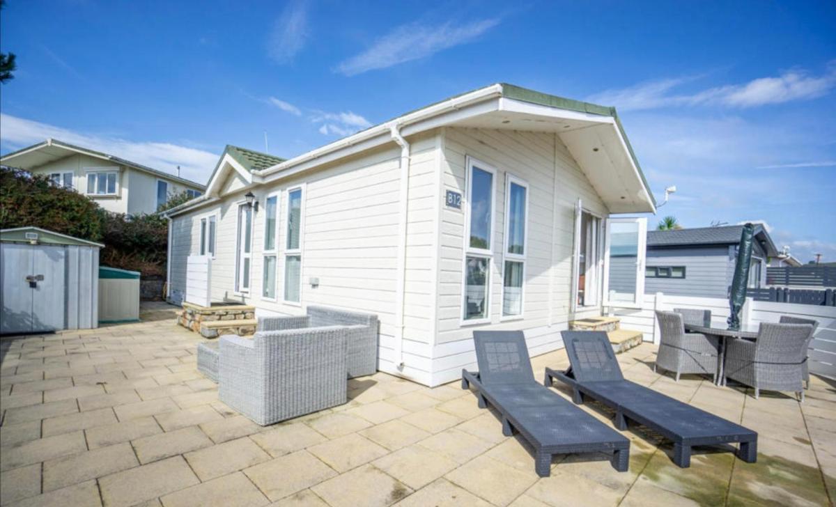 The Warren Holiday Park - Family Chalet - Housity