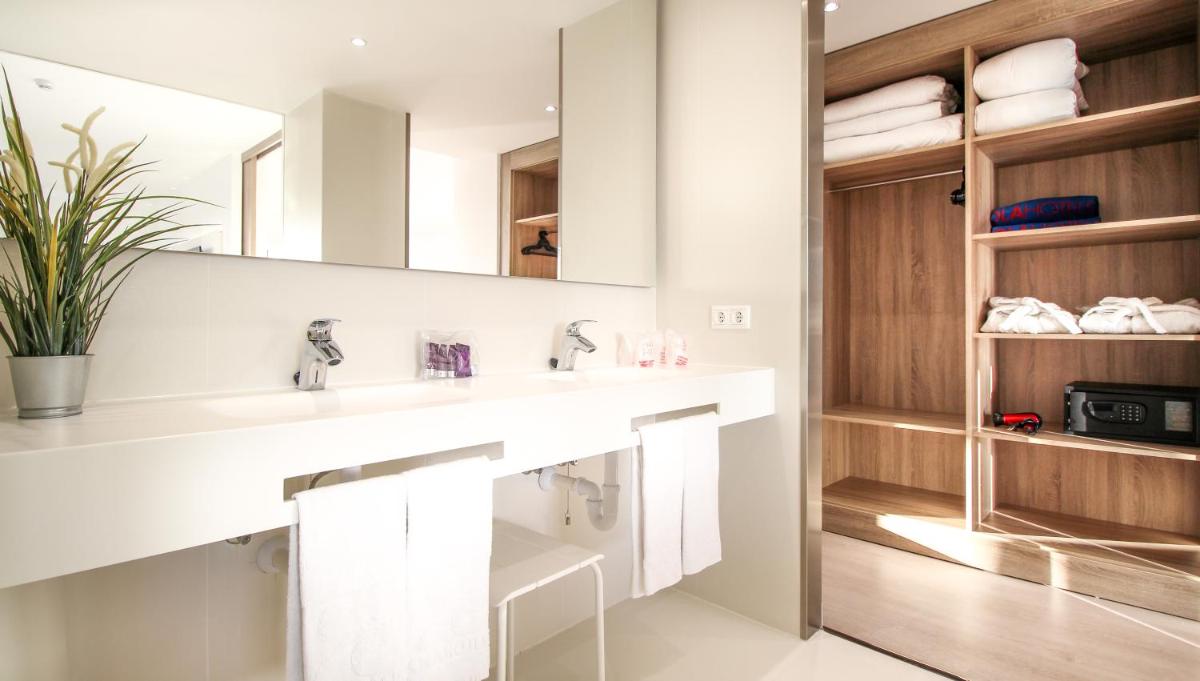 Globales Panamá - Adults Only - Housity