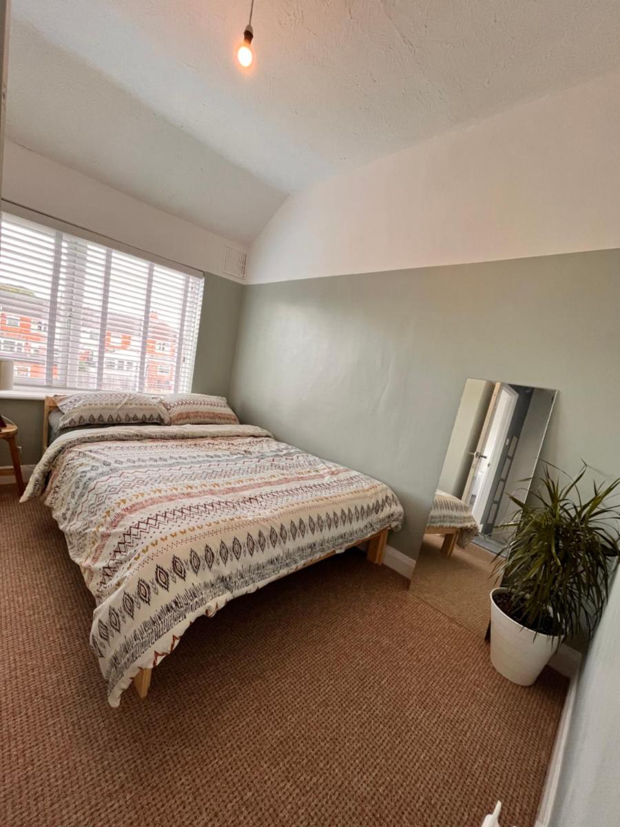 Entire residential property with parking - Housity