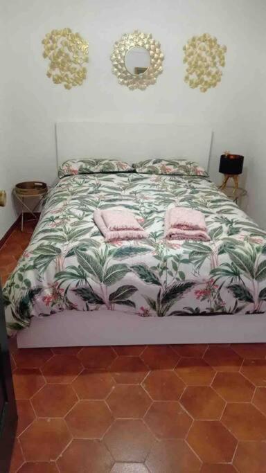Gran casa con balcón en centro histórico - Housity
