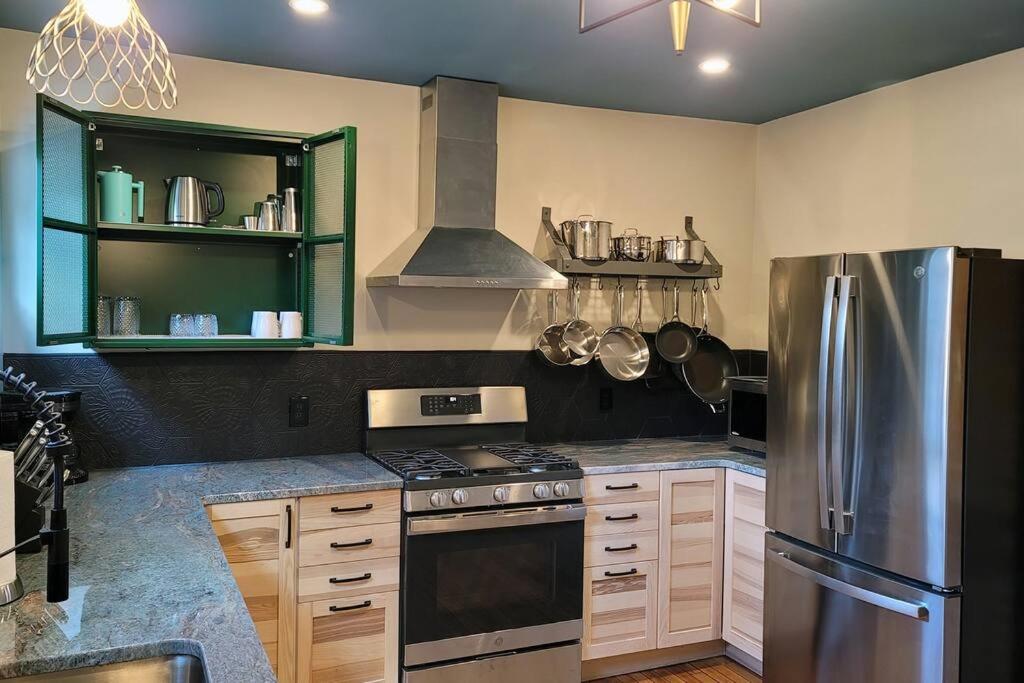 Newly Restored 2 Bedroom in Historic North Salem - Housity