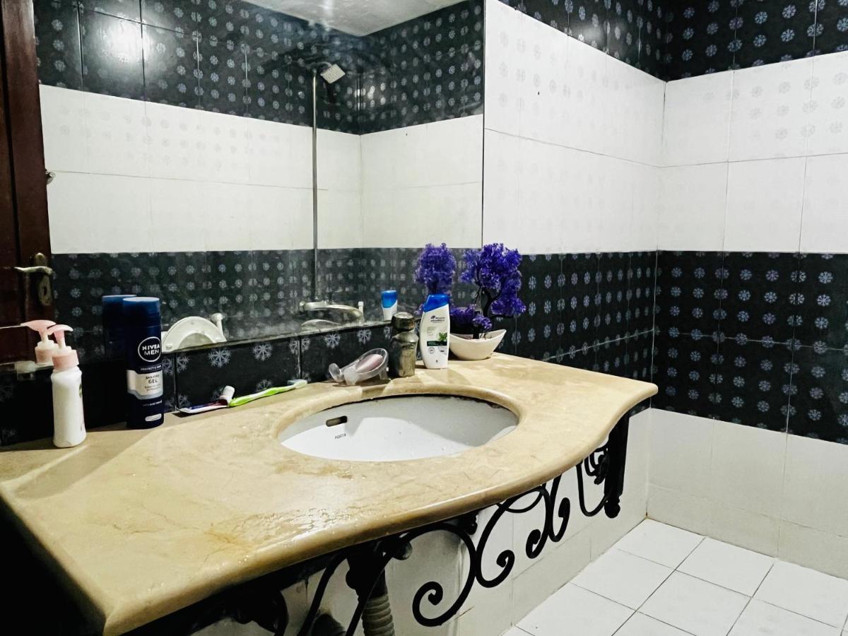 Suitetrails - Luxurious 1 BHK Apartment: Netflix + YouTube
