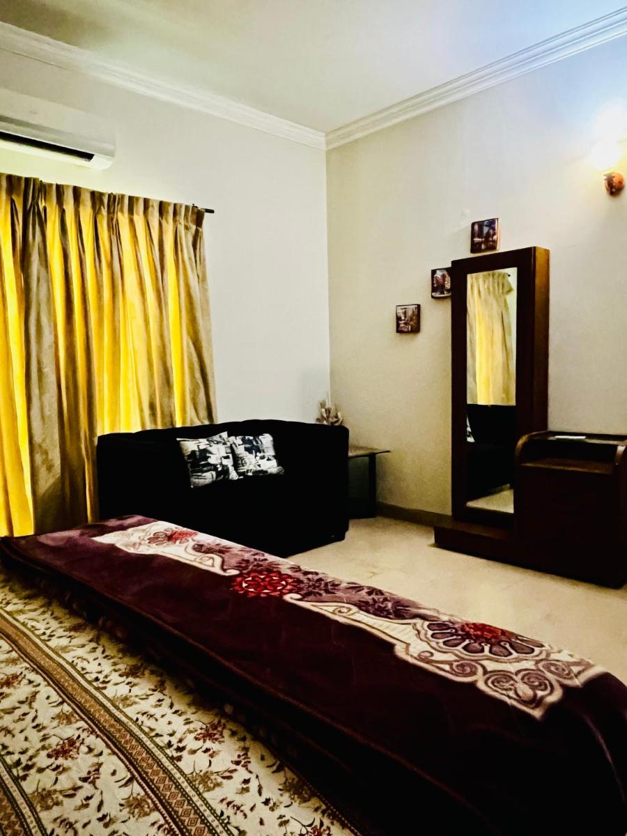 Suitetrails - Luxurious 1 BHK Apartment: Netflix + YouTube