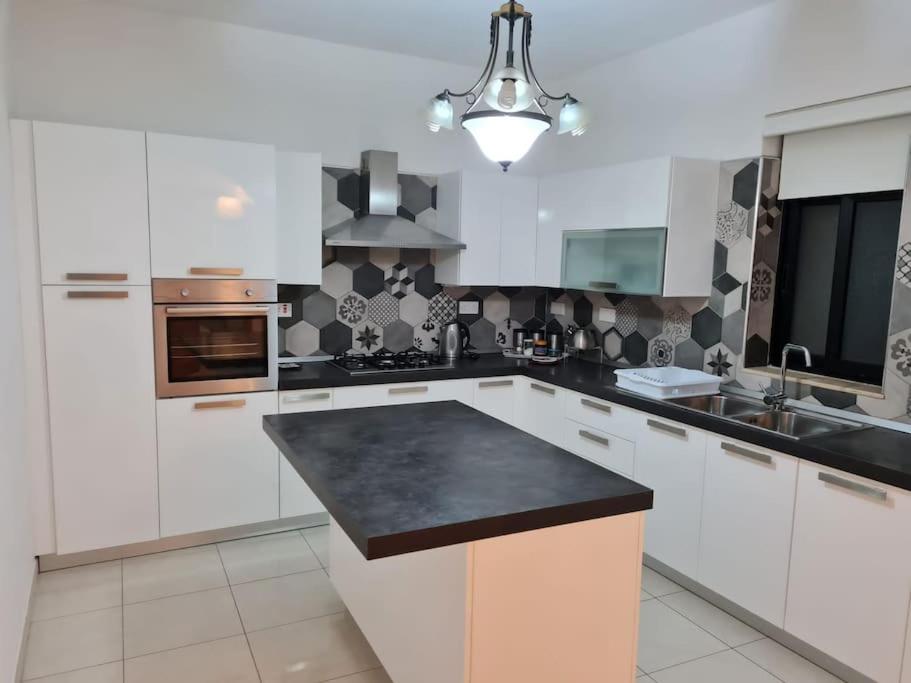 Lovely 3-Bedroom condo in San Pawl il-Bahar. - Housity