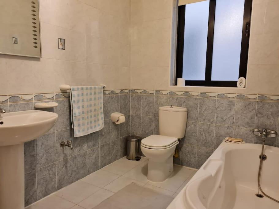 Lovely 3-Bedroom condo in San Pawl il-Bahar. - Housity
