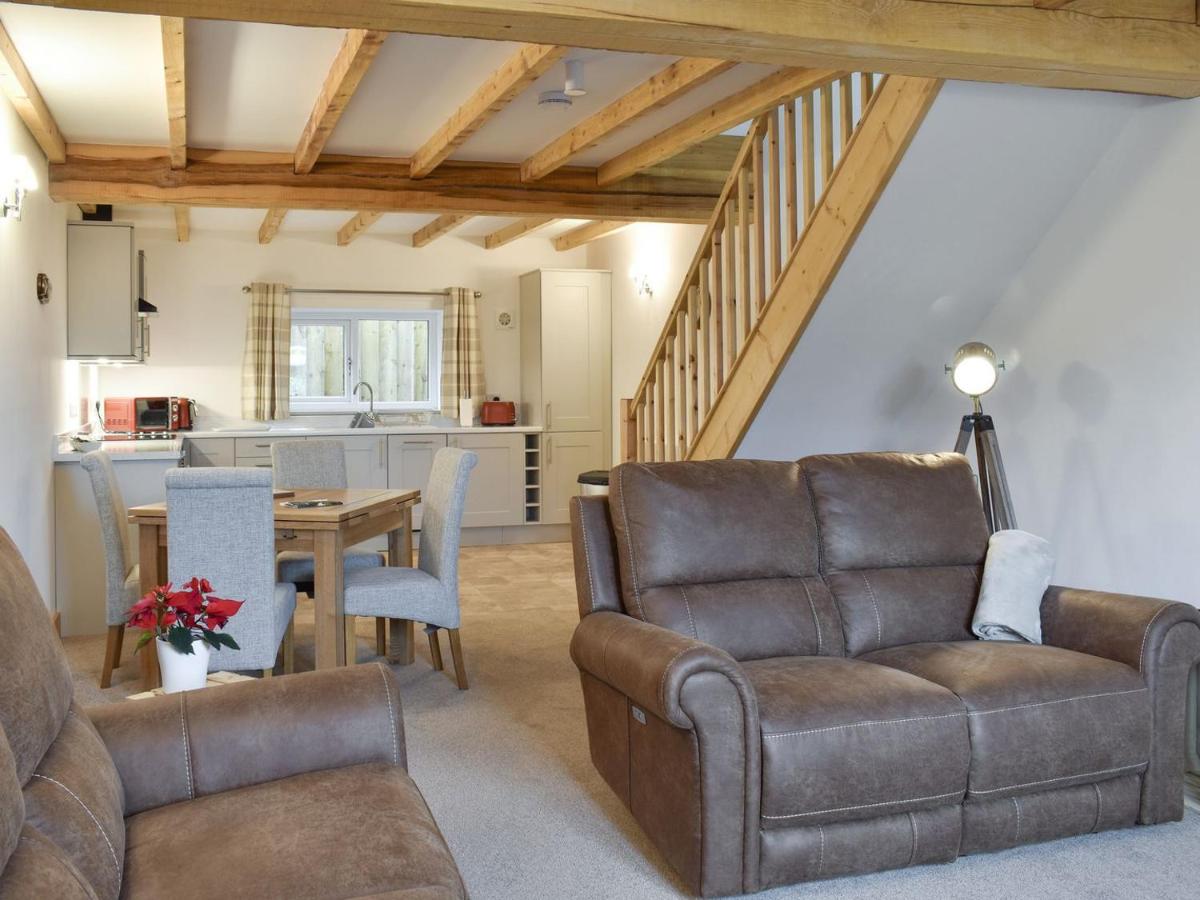 Ascot - Housity