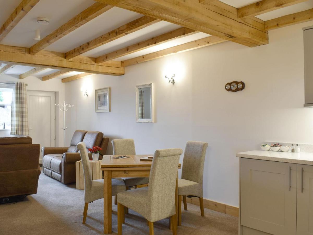Ascot - Housity