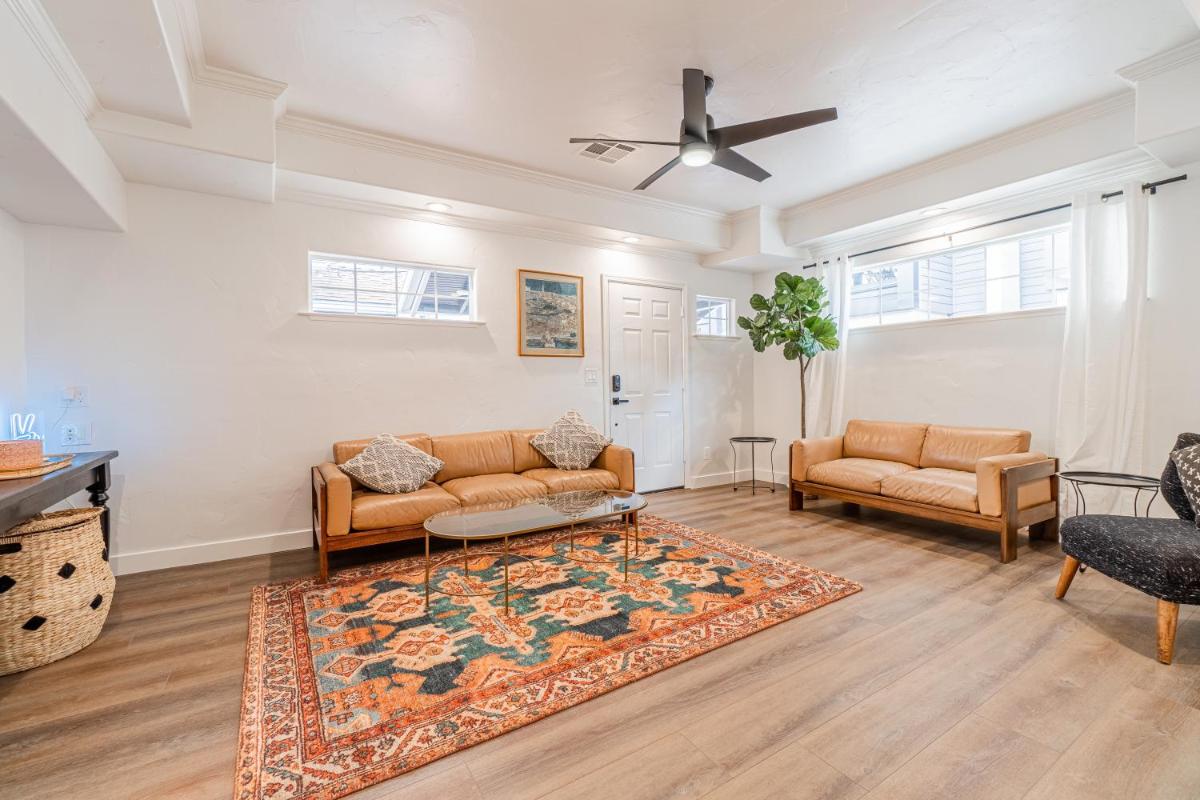 Stylish 2-Bedroom walking distance to Downtown - Housity