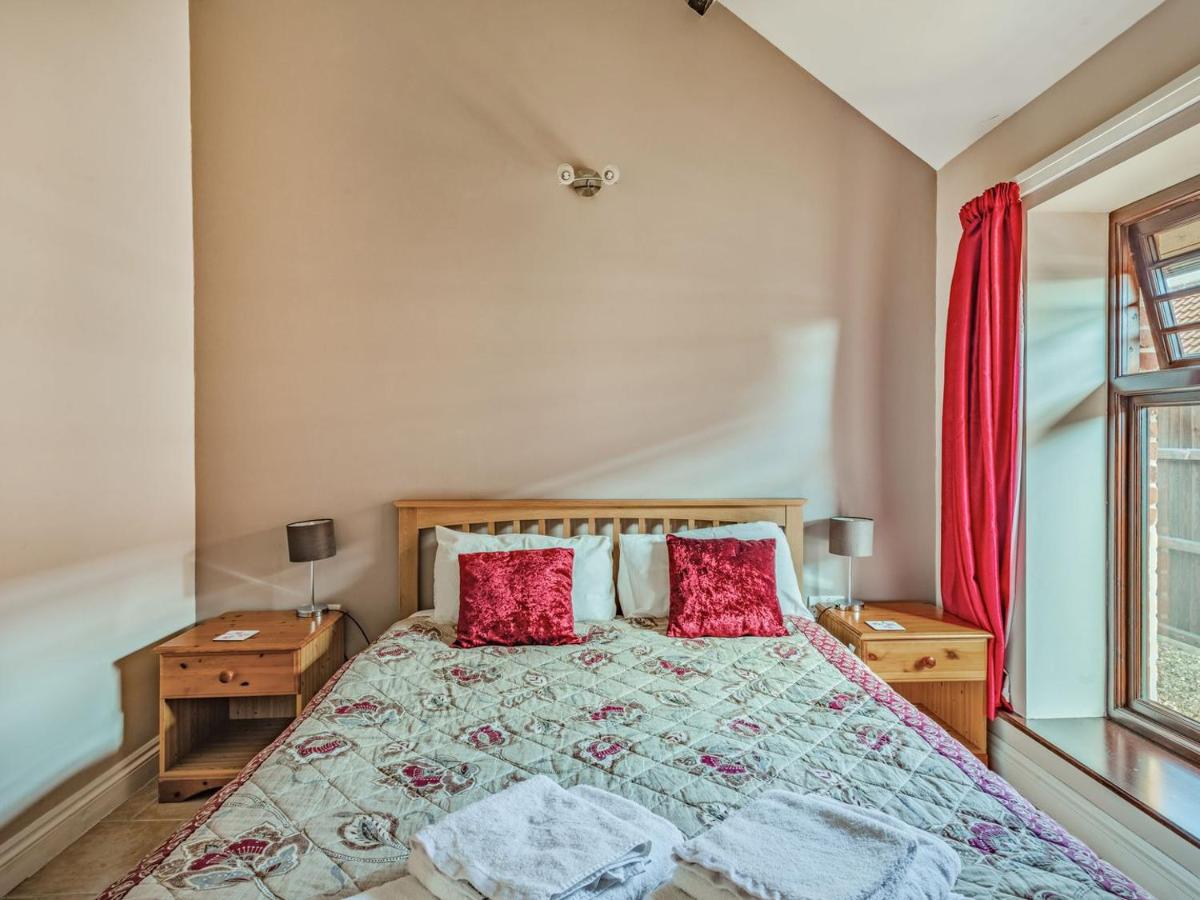 2 Brick Kiln Barns-UKC4317 - Housity