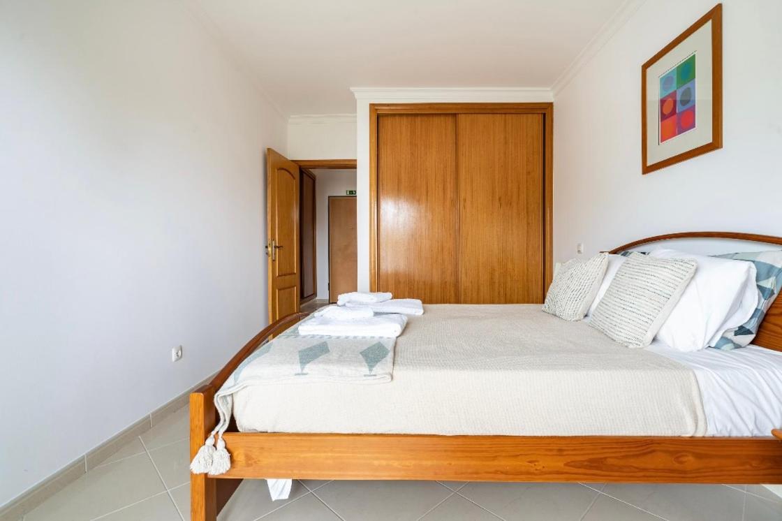 Quarteira beach house - Housity