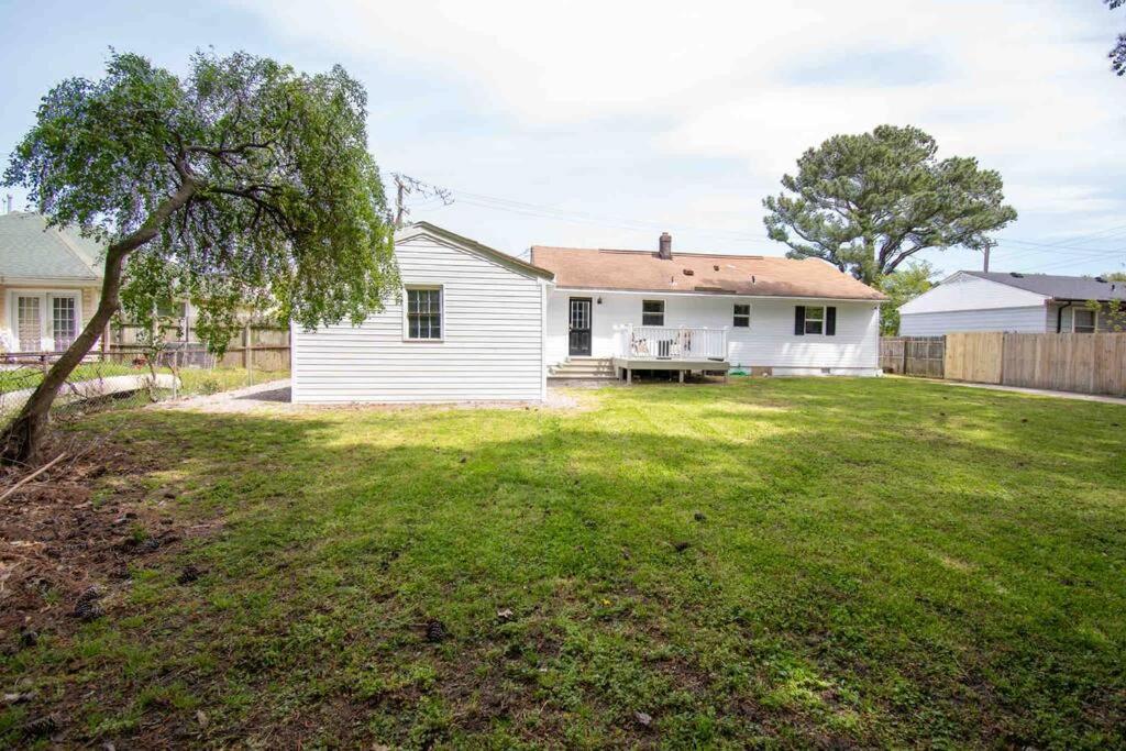 Virginia Beach Home Sleeps 8 Game Rm and Meditation Rm - Housity