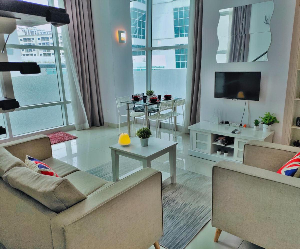 Suitetrails - Karaoke System, Georgetown, 2-11 Pax, 2 Bedrooms, 2 Bathrooms