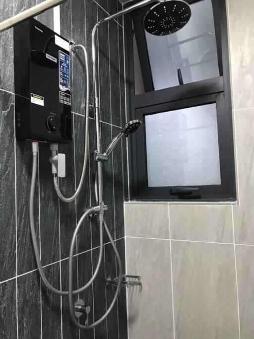 Suitetrails - KLCC VIEW-3 BED LOVELY APARTMENTS IN KUALA LUMPUR