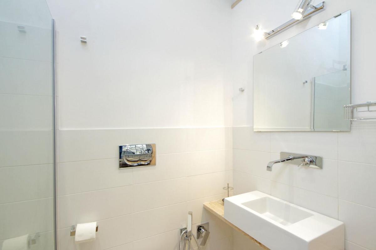 Vatican St Peter 2 bedrooms 2 bathrooms apartment - Housity