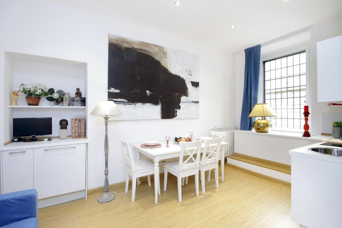 Vatican St Peter 2 bedrooms 2 bathrooms apartment - Housity