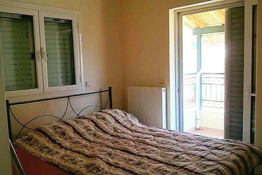 Μεζονέτα 5 υπνοδωμάτια, πλήρως εξοπλισμένη και με φορτιστή ηλεκτρικού αυτοκινήτου - Housity