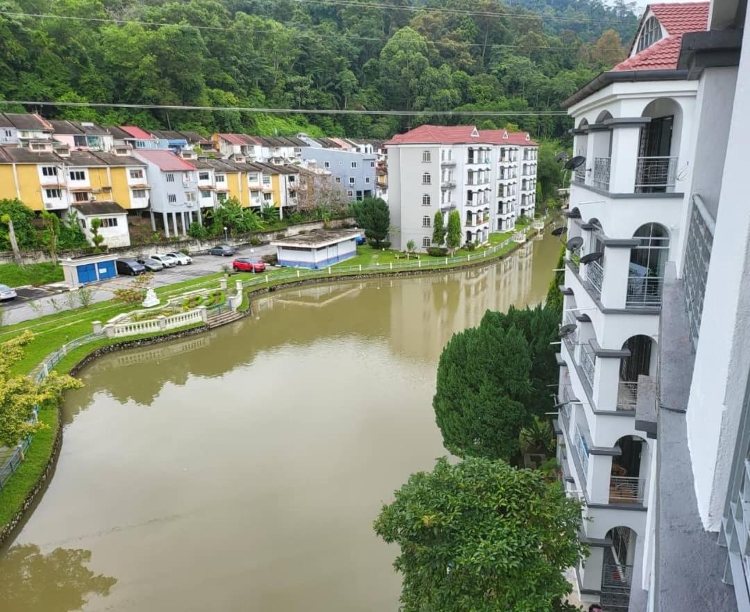 CASA VENICIA CONDO BATU CAVES - Housity