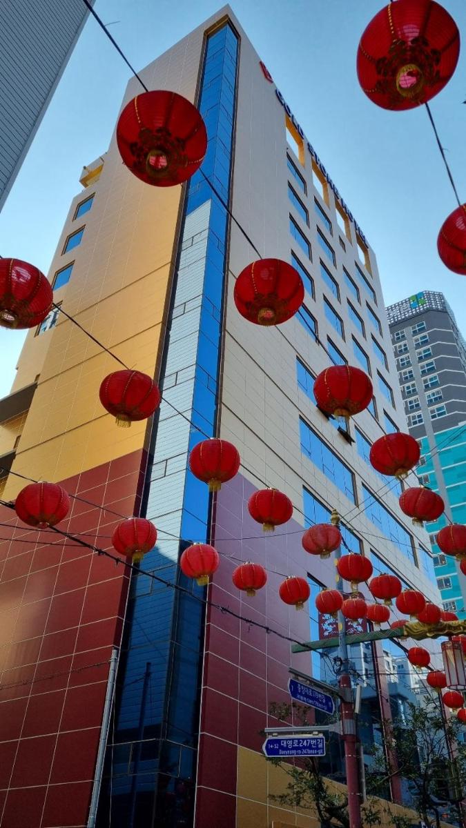 Gold Stone Hotel - Housity