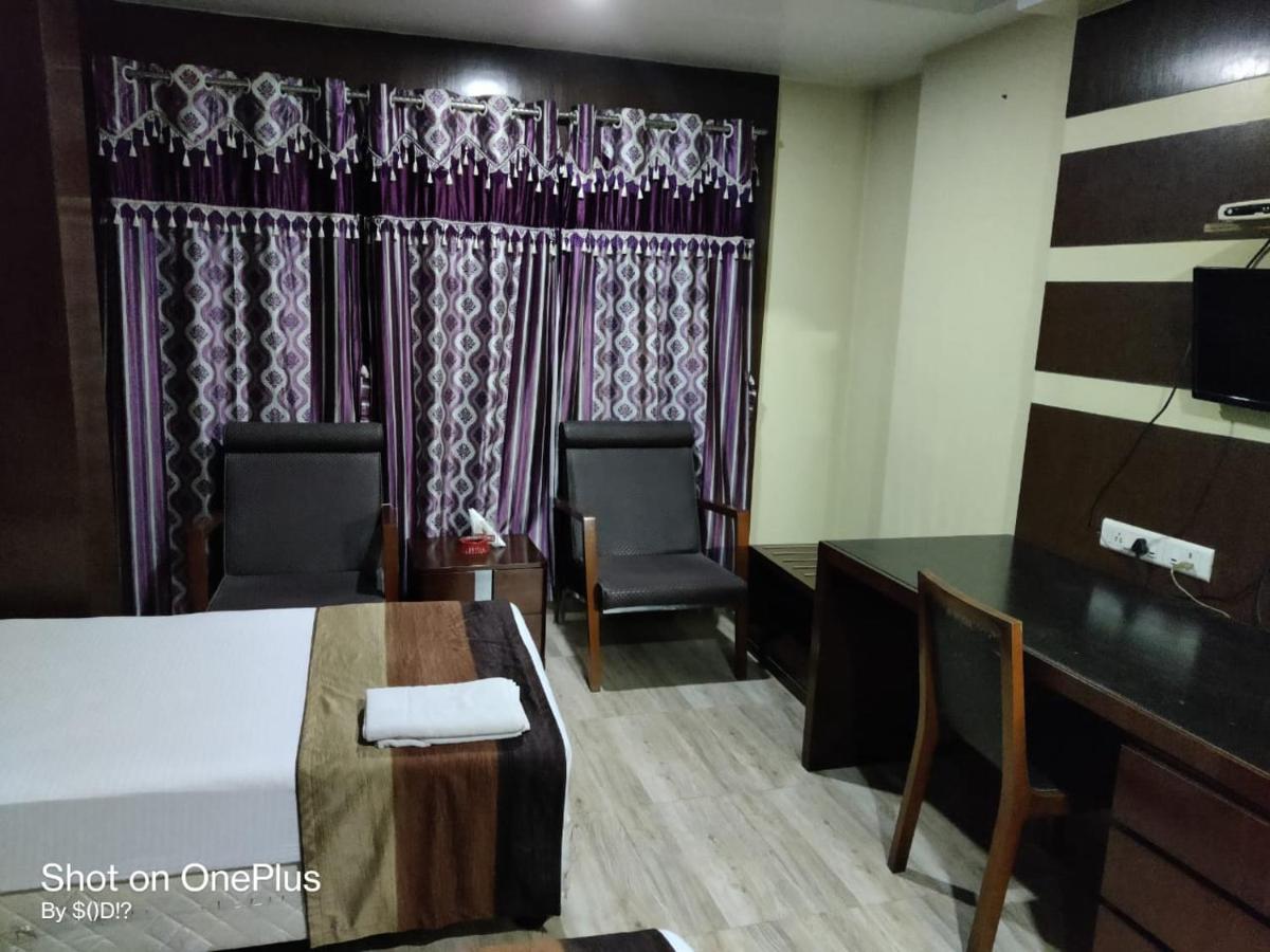 Hotel Ambassador Kalyani By WB Inn - Housity