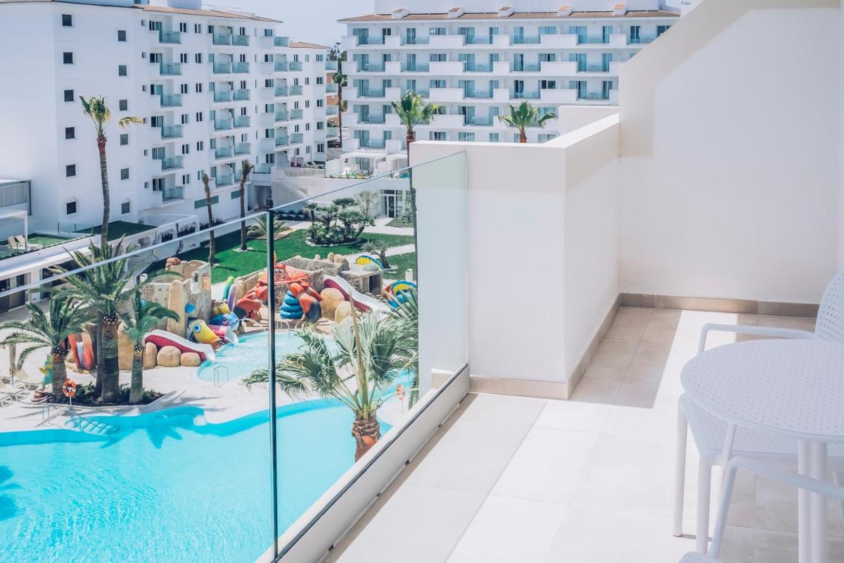 Piscina en o cerca de Iberostar Waves Alcudia Park