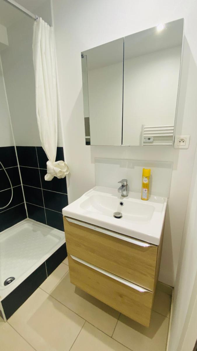 Montpellier Antigone : Studio récent 2 personnes - Housity