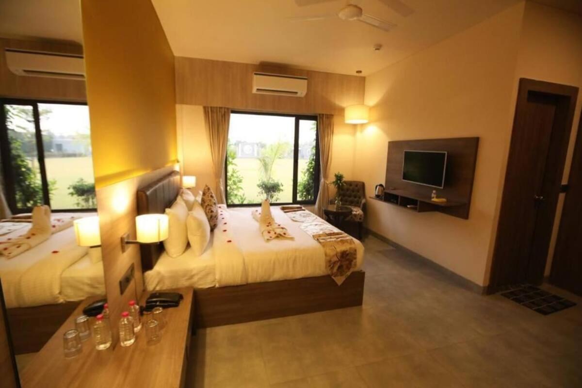 Solitaire Resorts - Housity