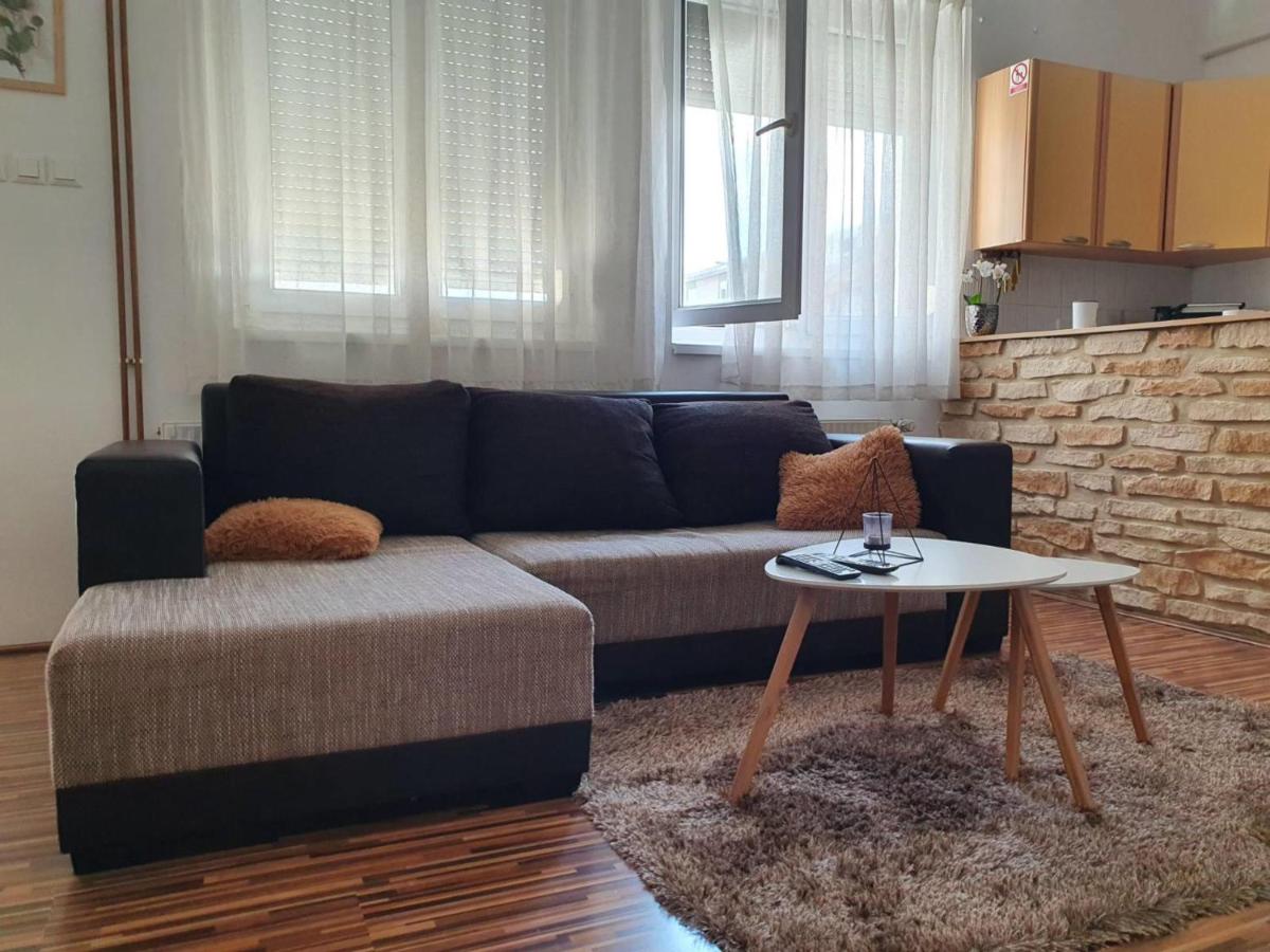Apartment Laura & Lucija - Housity